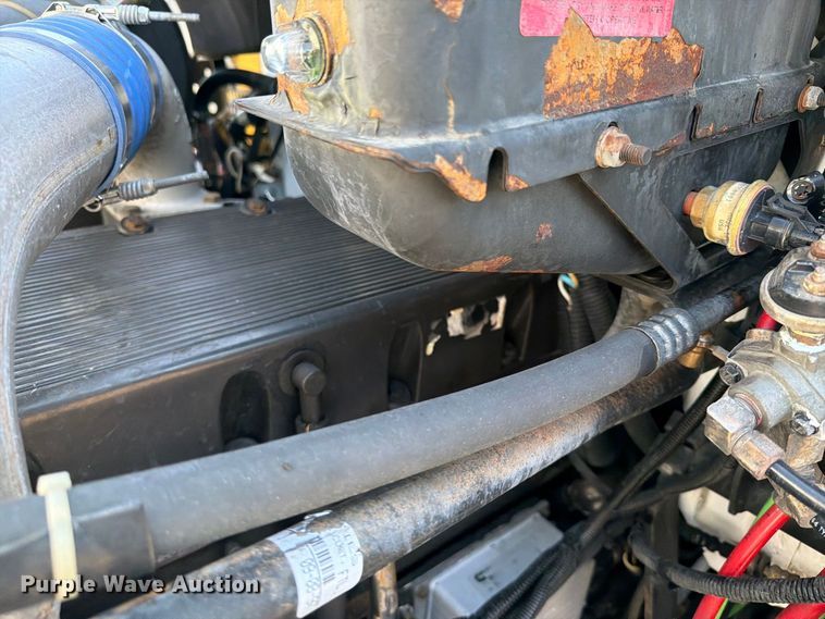 image for item FB5130 1998 Freightliner FL112 semi truck