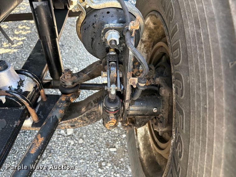 image for item FB5130 1998 Freightliner FL112 semi truck