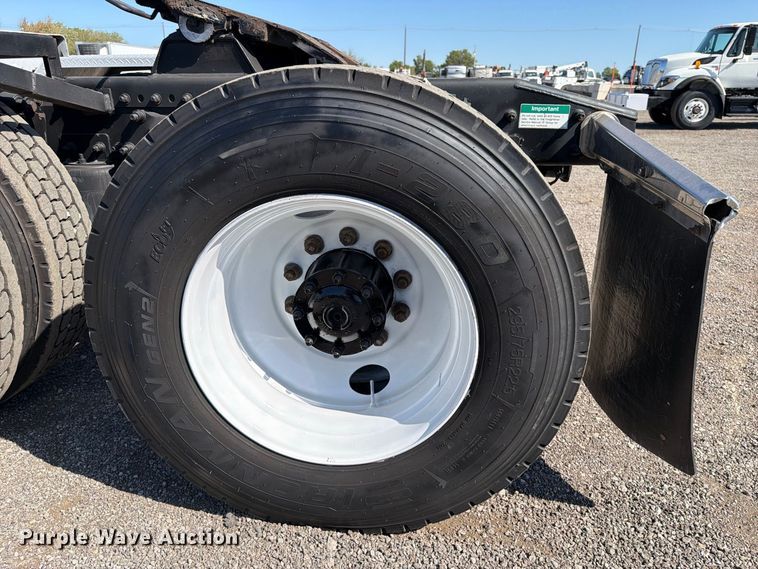 image for item FB5130 1998 Freightliner FL112 semi truck