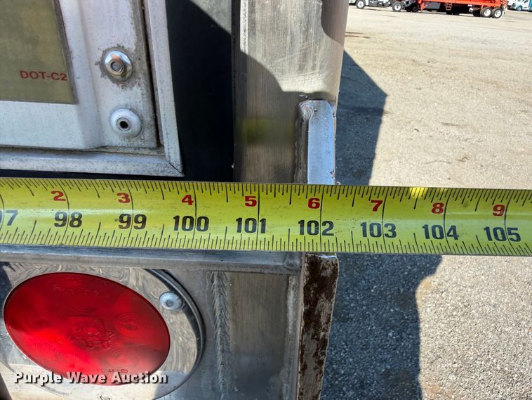 image for item FB5134 2008 Wabash refrigerated van trailer