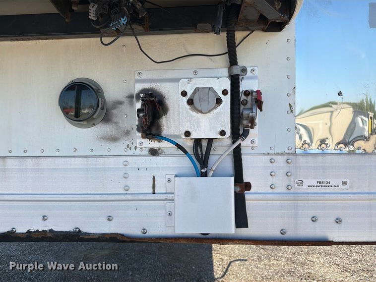 image for item FB5134 2008 Wabash refrigerated van trailer