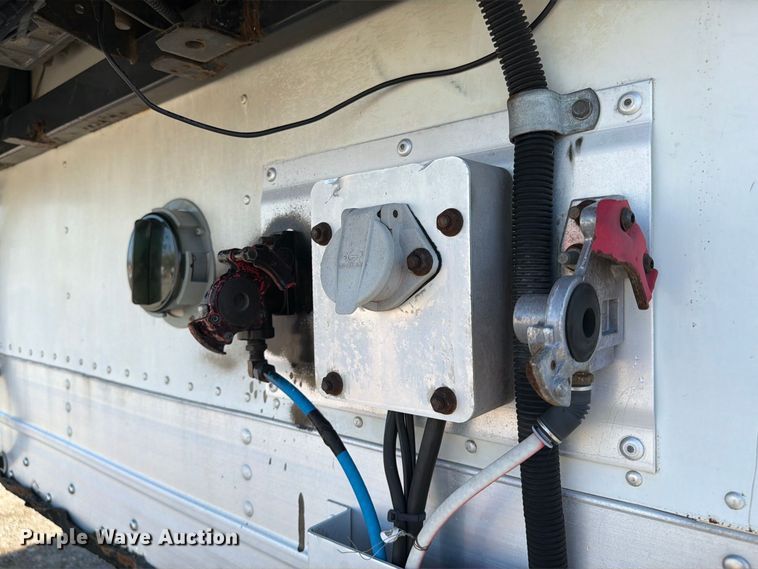 image for item FB5134 2008 Wabash refrigerated van trailer