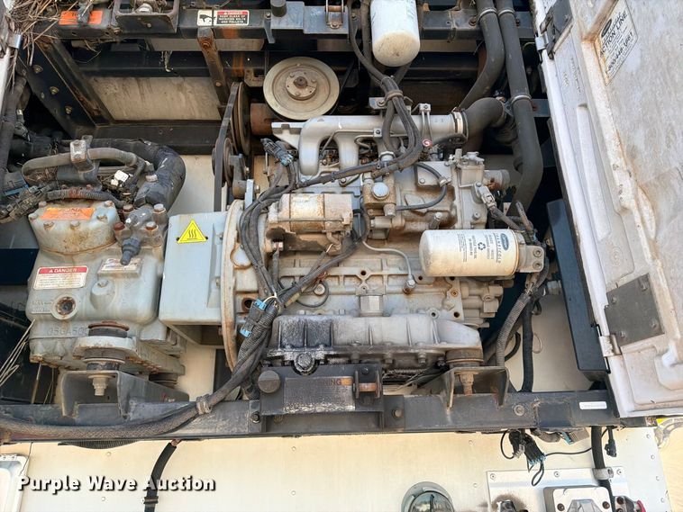 image for item FB5134 2008 Wabash refrigerated van trailer