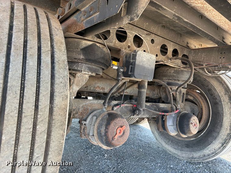 image for item FB5134 2008 Wabash refrigerated van trailer