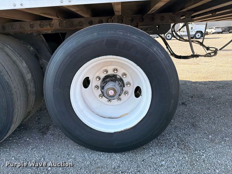 image for item FB5134 2008 Wabash refrigerated van trailer