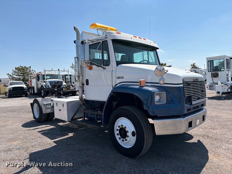 image for item FB5138 1995 Freightliner FL106 semi truck