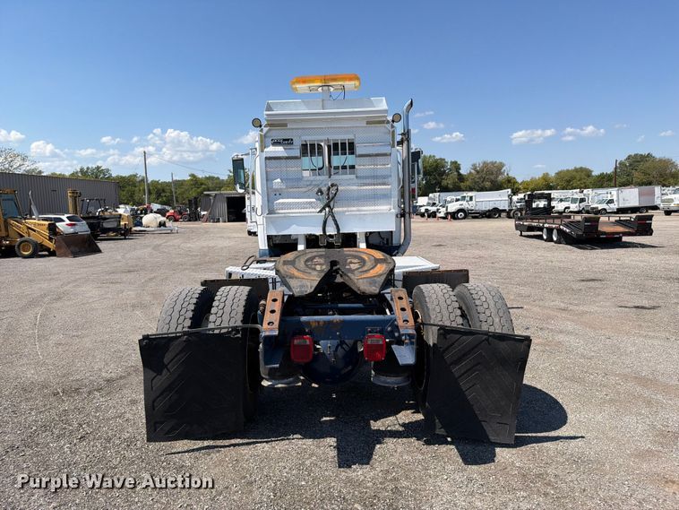 image for item FB5138 1995 Freightliner FL106 semi truck