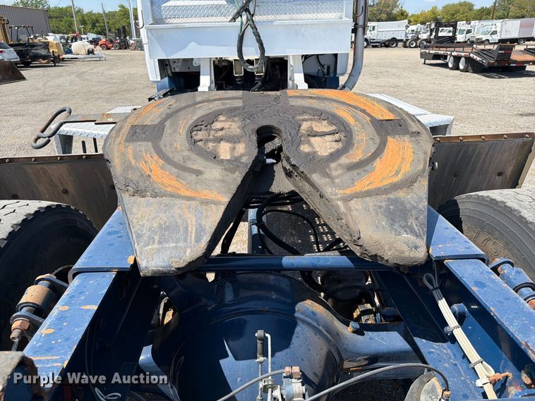 image for item FB5138 1995 Freightliner FL106 semi truck