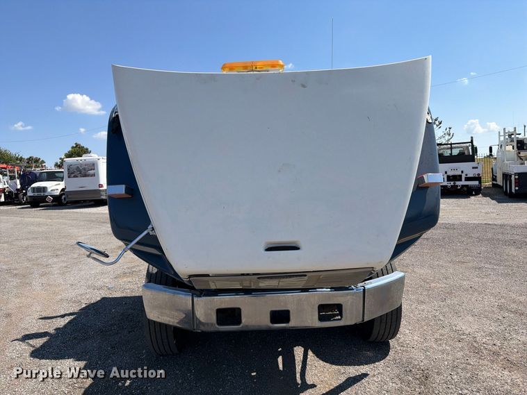 image for item FB5138 1995 Freightliner FL106 semi truck