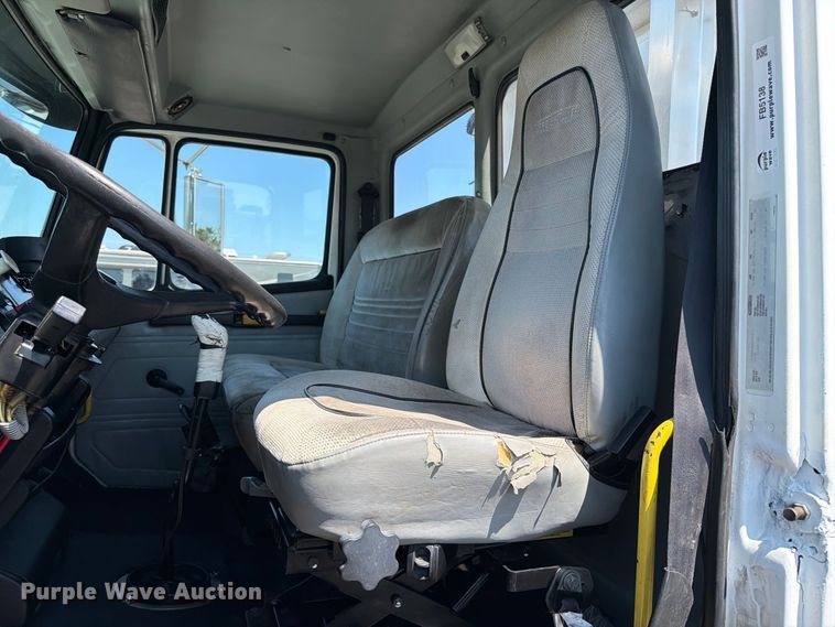 image for item FB5138 1995 Freightliner FL106 semi truck