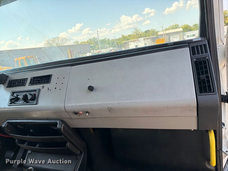 image for item FB5138 1995 Freightliner FL106 semi truck