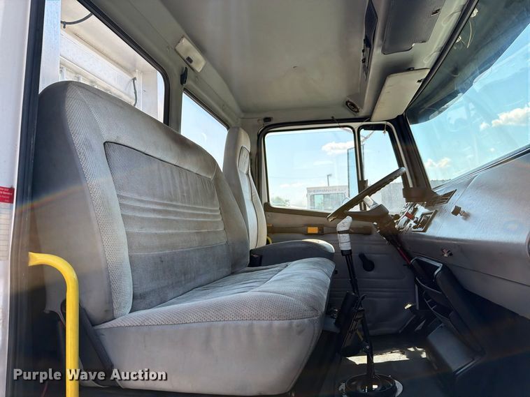 image for item FB5138 1995 Freightliner FL106 semi truck