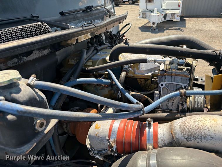 image for item FB5138 1995 Freightliner FL106 semi truck