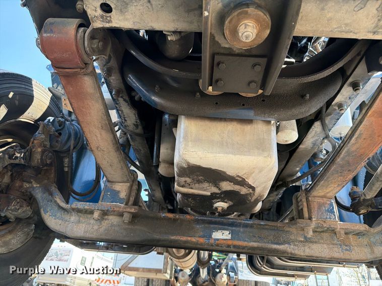 image for item FB5138 1995 Freightliner FL106 semi truck