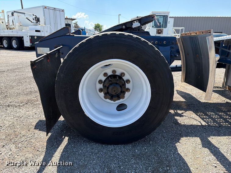 image for item FB5138 1995 Freightliner FL106 semi truck