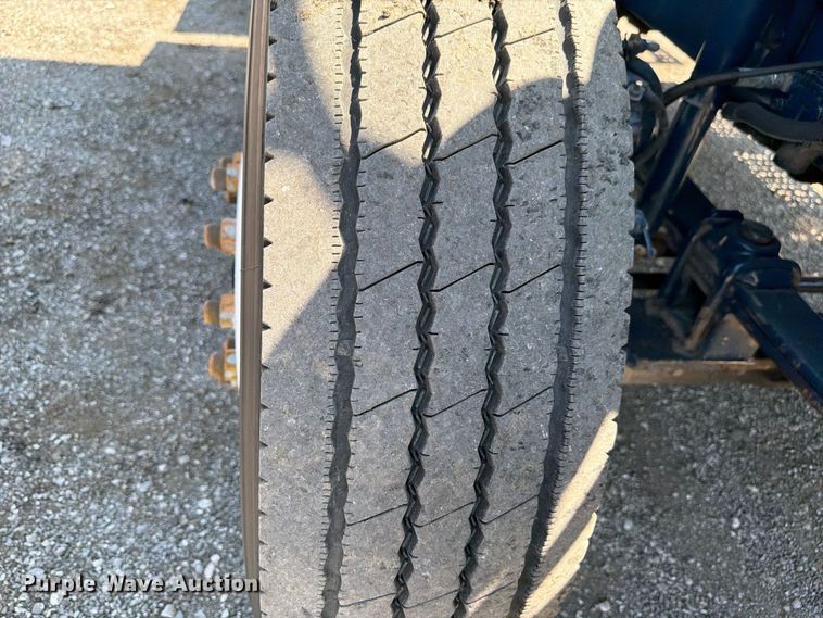 image for item FB5138 1995 Freightliner FL106 semi truck