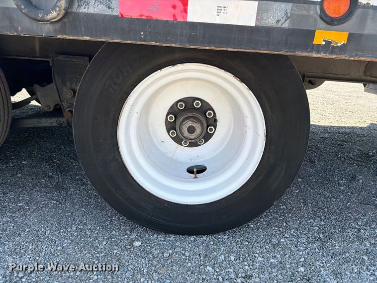 image for item FB5138 1995 Freightliner FL106 semi truck