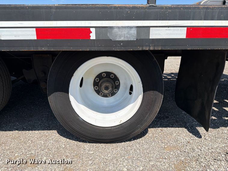 image for item FB5138 1995 Freightliner FL106 semi truck