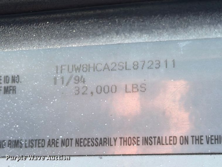 image for item FB5138 1995 Freightliner FL106 semi truck