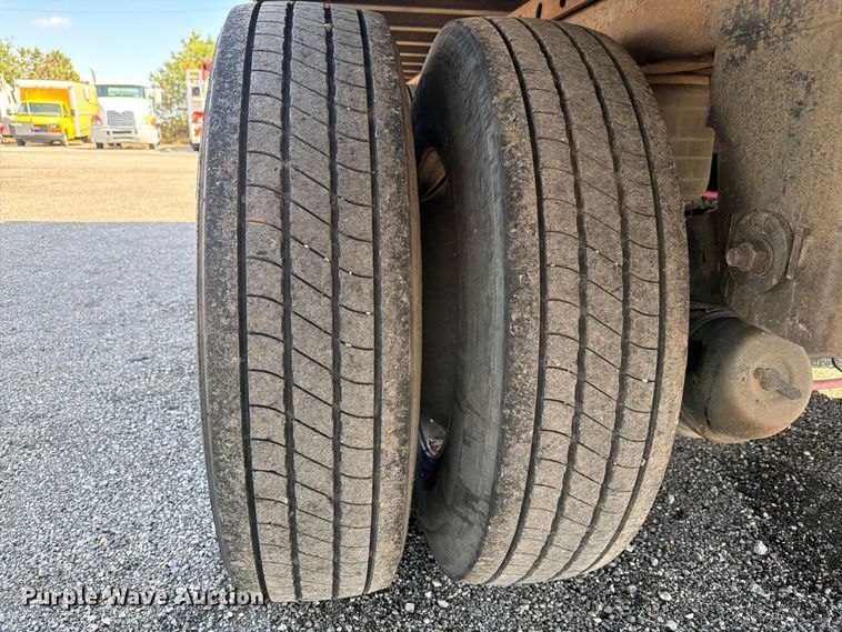 image for item FB5153 2005 Great Dane 7411SSL 101A dry van trailer