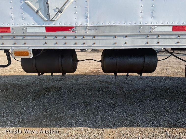 image for item FB5178 2001 Wabash dry van trailer