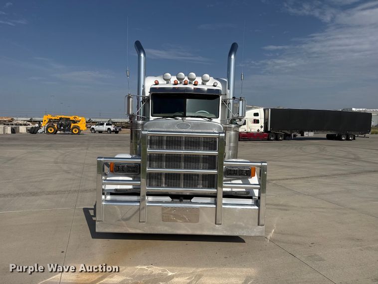 image for item FB6944 2003 Peterbilt 379 semi truck