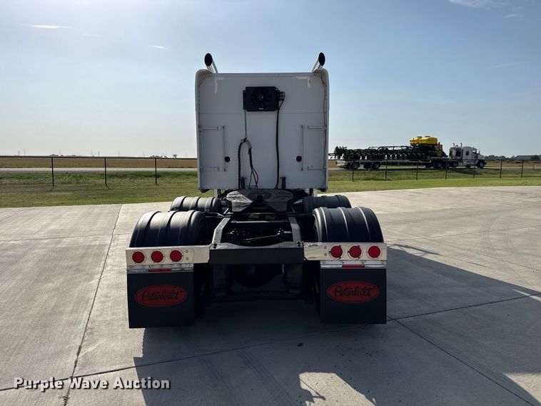 image for item FB6944 2003 Peterbilt 379 semi truck