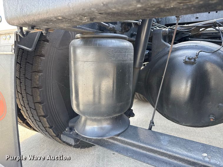 image for item FB6944 2003 Peterbilt 379 semi truck