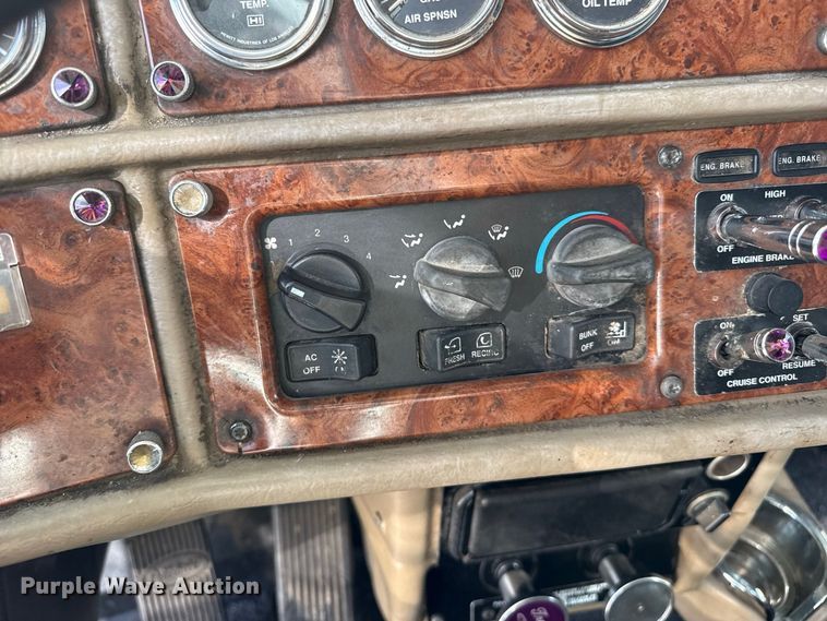 image for item FB6944 2003 Peterbilt 379 semi truck