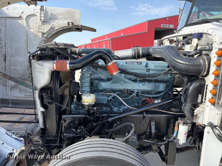image for item FB6944 2003 Peterbilt 379 semi truck