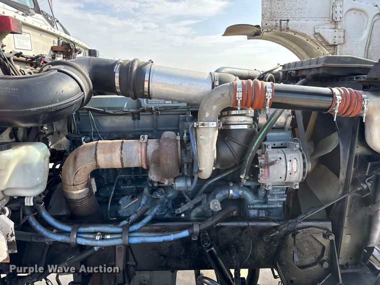 image for item FB6944 2003 Peterbilt 379 semi truck