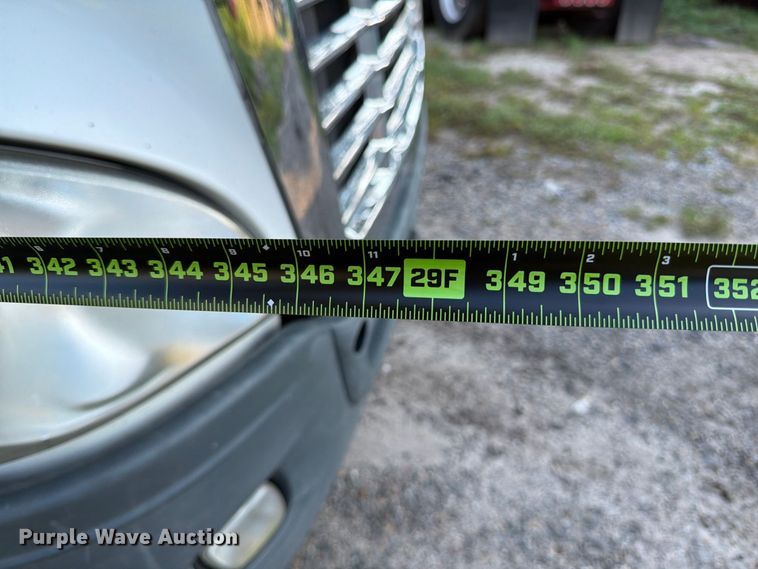 image for item FB8311 2013 Freightliner Cascadia semi truck