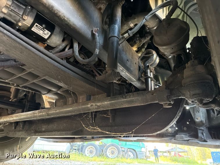 image for item FB8311 2013 Freightliner Cascadia semi truck
