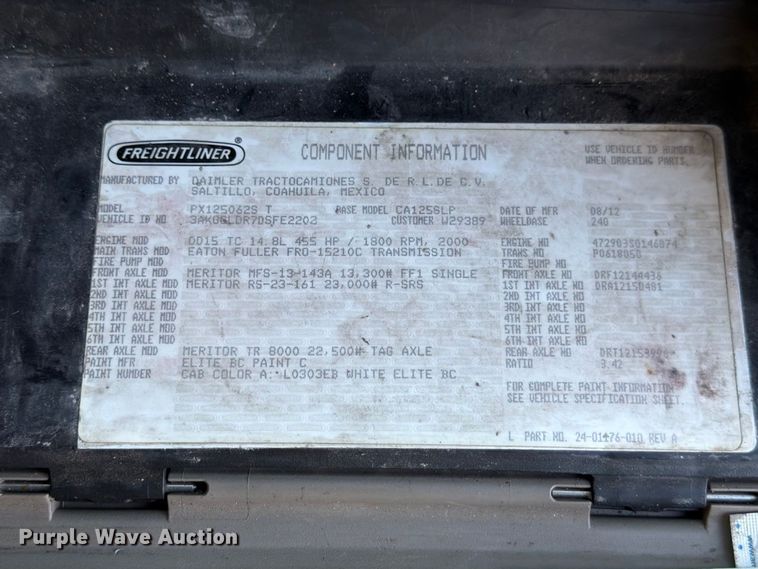 image for item FB8311 2013 Freightliner Cascadia semi truck
