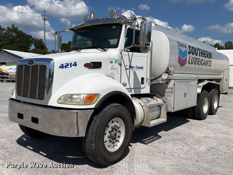 image for item FB8313 2016 Peterbilt 348 fuel truck