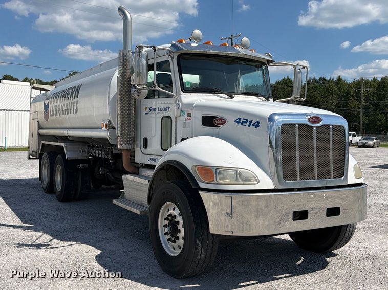 image for item FB8313 2016 Peterbilt 348 fuel truck