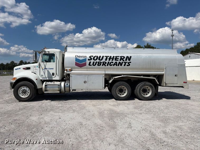 image for item FB8313 2016 Peterbilt 348 fuel truck