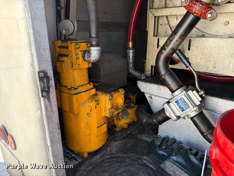 image for item FB8313 2016 Peterbilt 348 fuel truck
