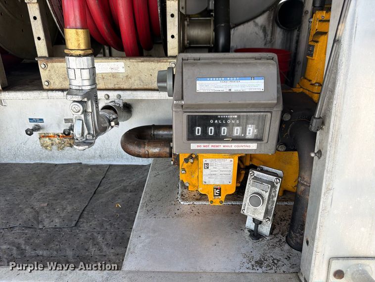 image for item FB8313 2016 Peterbilt 348 fuel truck
