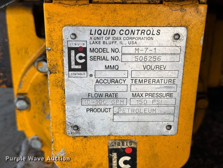 image for item FB8313 2016 Peterbilt 348 fuel truck