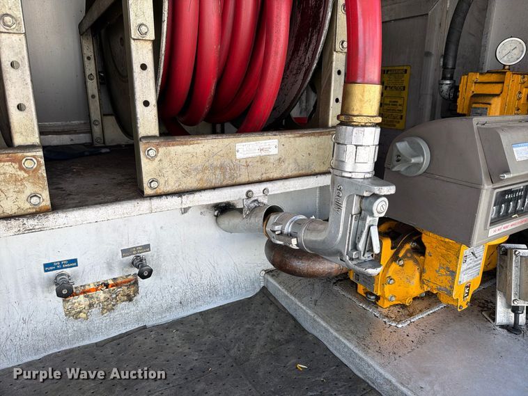 image for item FB8313 2016 Peterbilt 348 fuel truck