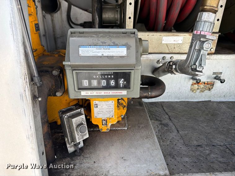 image for item FB8313 2016 Peterbilt 348 fuel truck