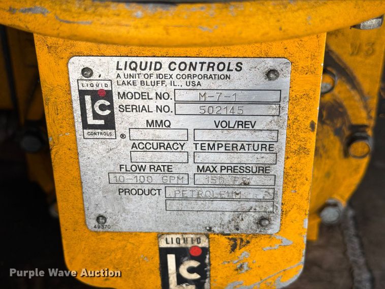 image for item FB8313 2016 Peterbilt 348 fuel truck