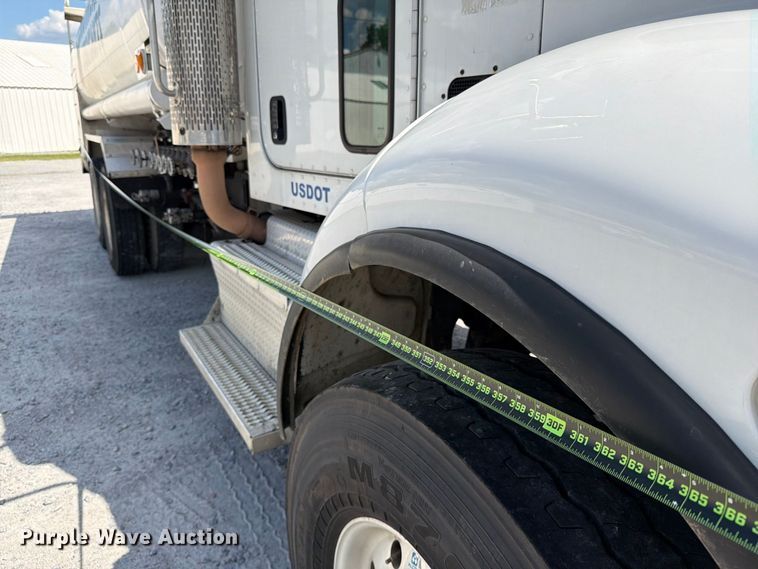 image for item FB8313 2016 Peterbilt 348 fuel truck