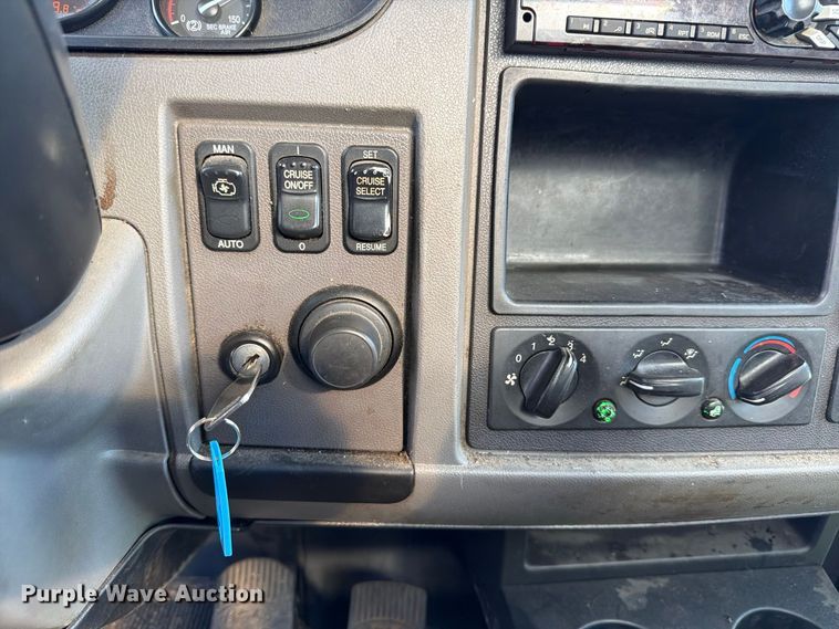 image for item FB8313 2016 Peterbilt 348 fuel truck