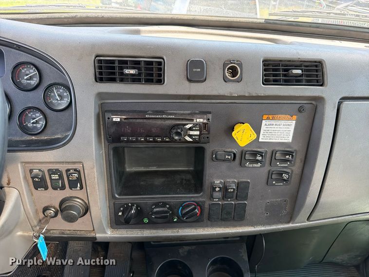 image for item FB8313 2016 Peterbilt 348 fuel truck