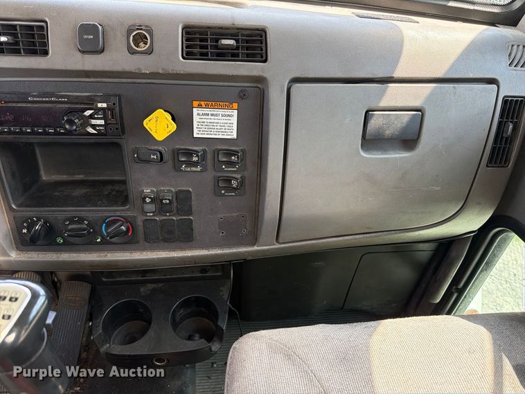 image for item FB8313 2016 Peterbilt 348 fuel truck
