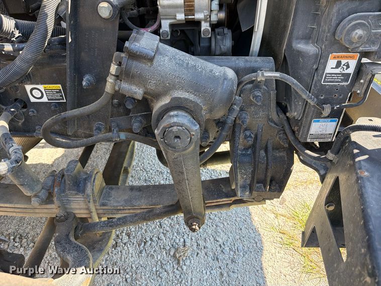 image for item FB8313 2016 Peterbilt 348 fuel truck