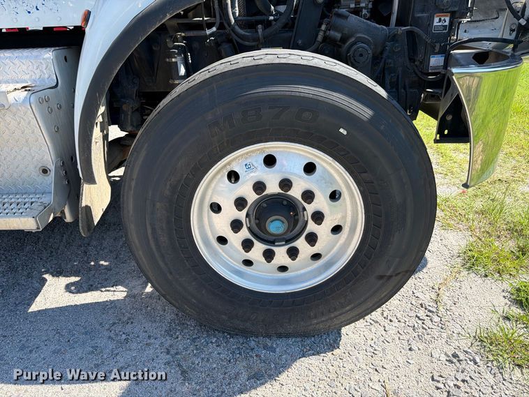 image for item FB8313 2016 Peterbilt 348 fuel truck
