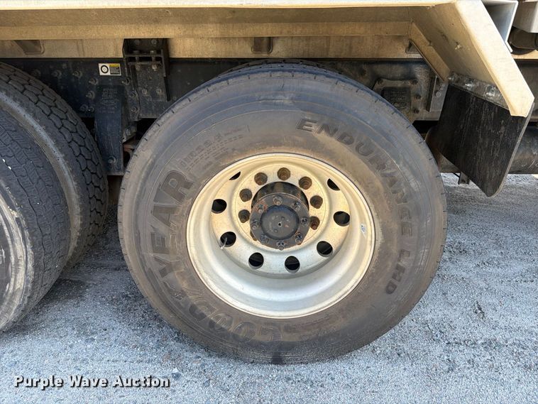 image for item FB8313 2016 Peterbilt 348 fuel truck